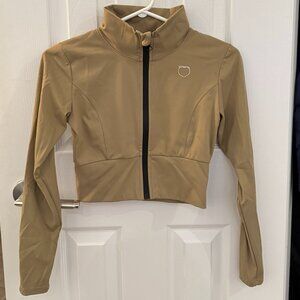 Peachy Athletics Cropped Zip-Up Jacket – Chic & Sleek Activewear Essential 🍑